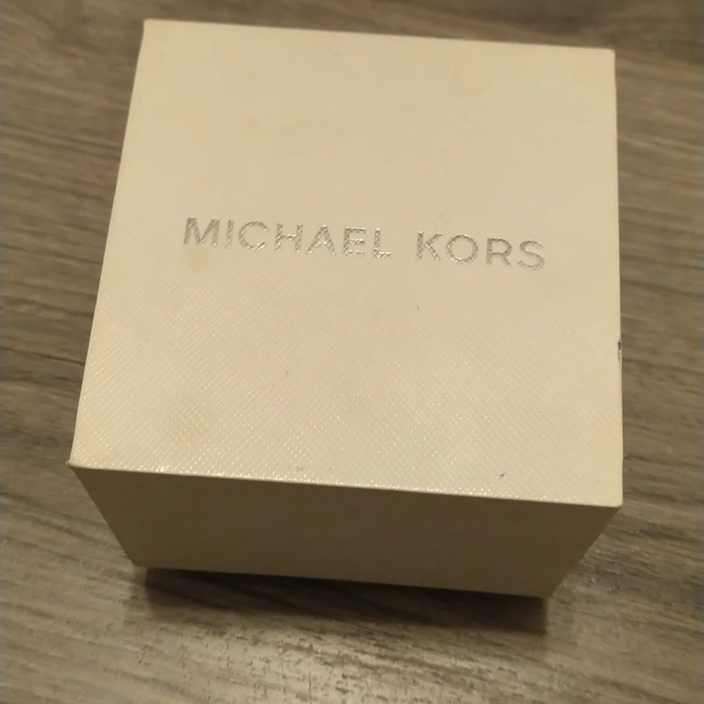 Watch - Picture 5 of 5
